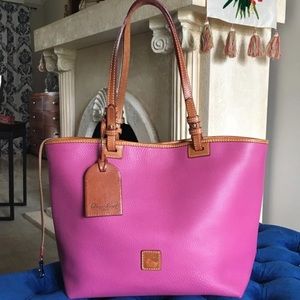 *SOLD* Dooney & Bourne Tote